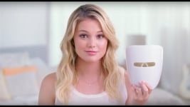 Olivia Holt Reveals How the NEW Light Therapy for Acne Treatment Mask Works | NEUTROGENA®
